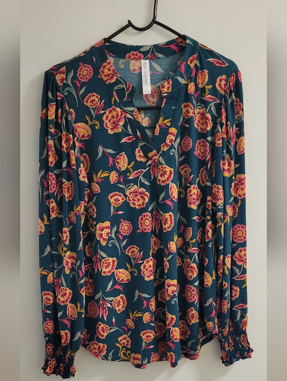 Dear Scarlette LS Floral V-Neck Blouse Teal,Pink,Yellow Flowers Size Sm - Picture 1 of 5